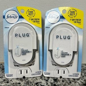 2x Febreze Plug